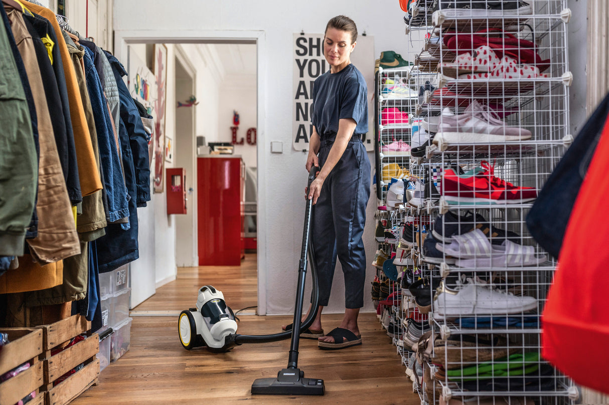 Karcher VC 3 Plus Multi-Cyclone Vacuum cleaner 1100W