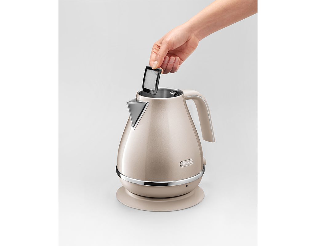 Delonghi KBOT2001 Icona Metallics Mesmerising Kettle 1.7L